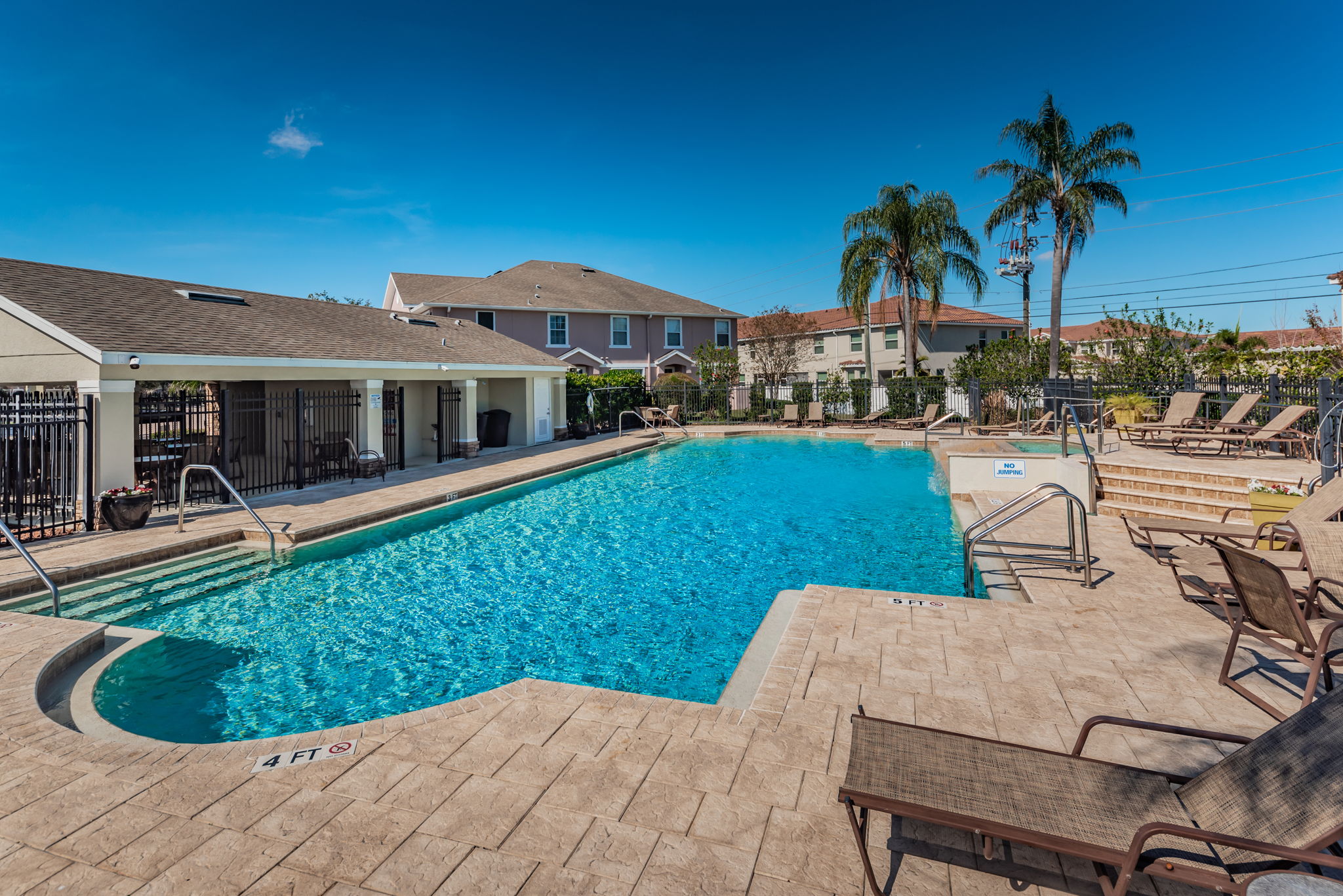 6-Bay Breeze Cove Pool