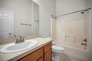 Upper Level Bathroom2