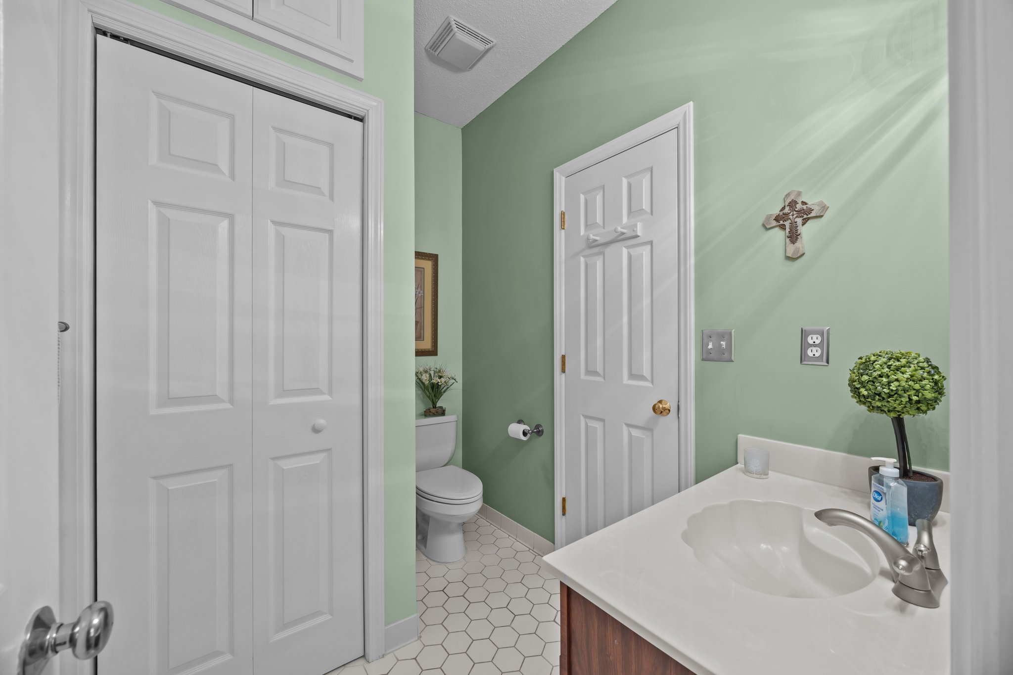  Photo 44