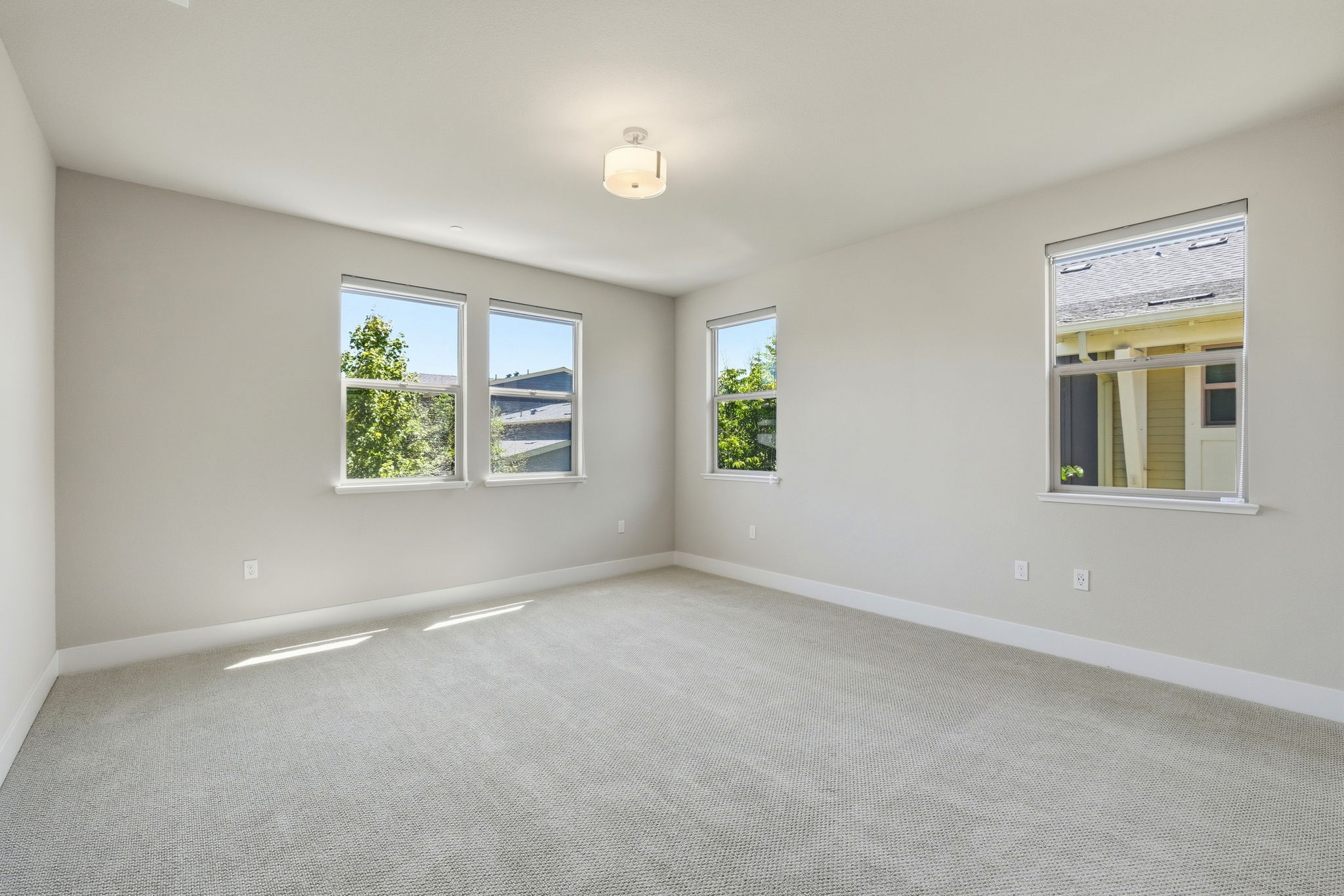 016_F8_617 Sandalwood Dr 4