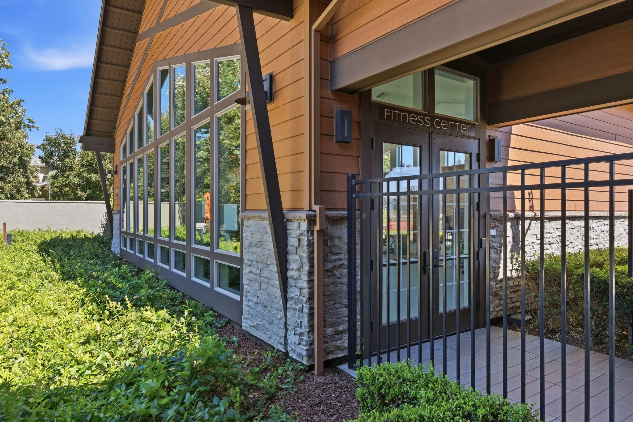 042_F8_617 Sandalwood Dr 4