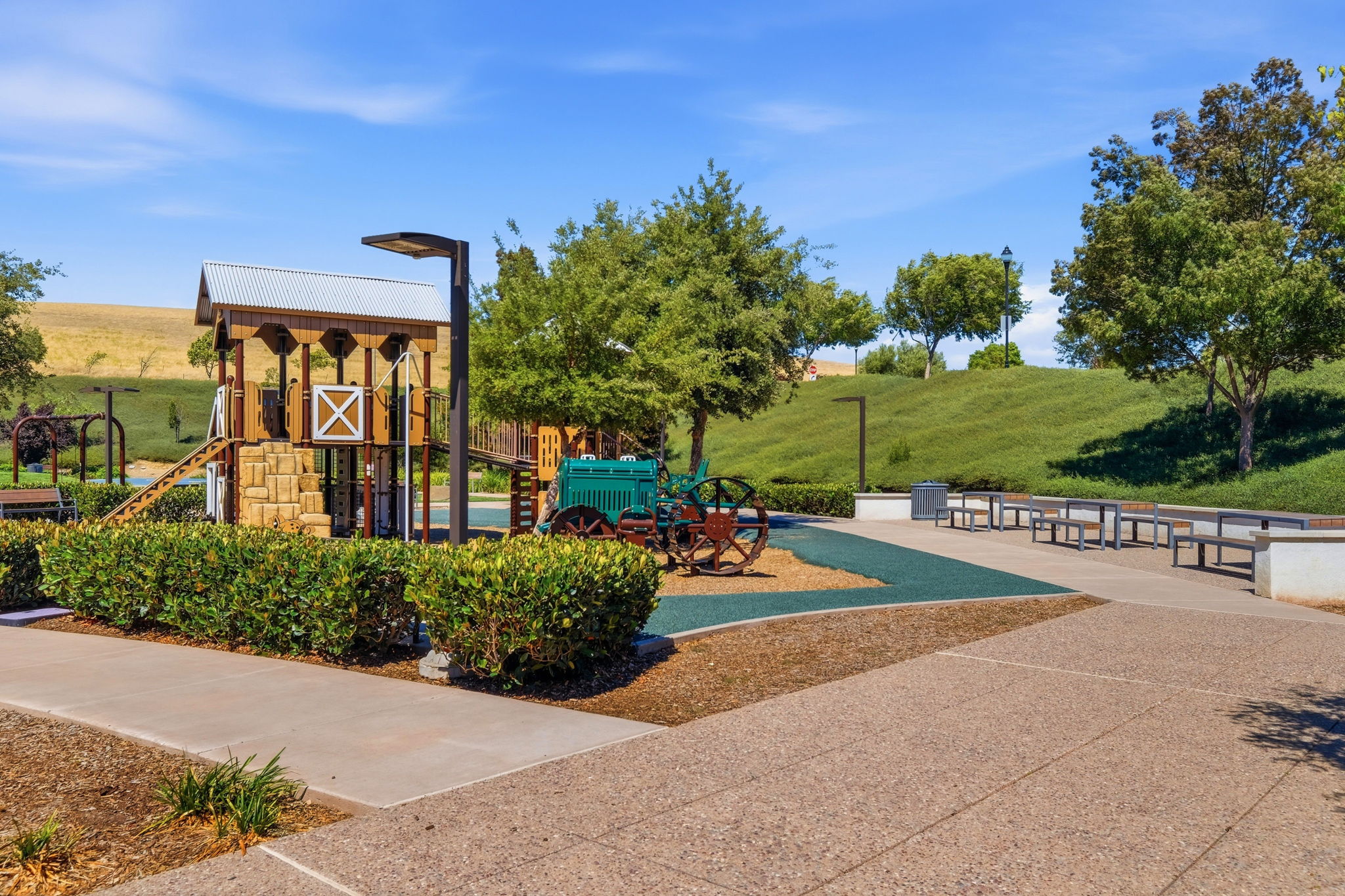 046_F8_617 Sandalwood Dr 4