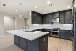013_F8_617 Sandalwood Dr 4