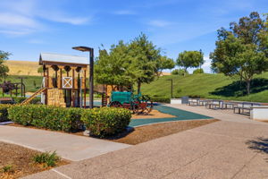 046_F8_617 Sandalwood Dr 4