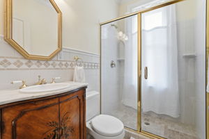  Photo 44
