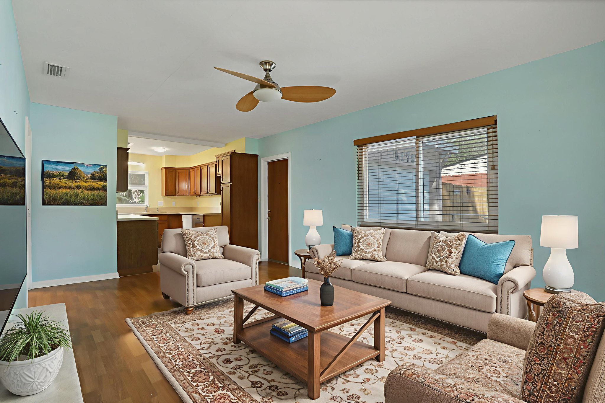 7O0A7974 virtually staged.jpeg