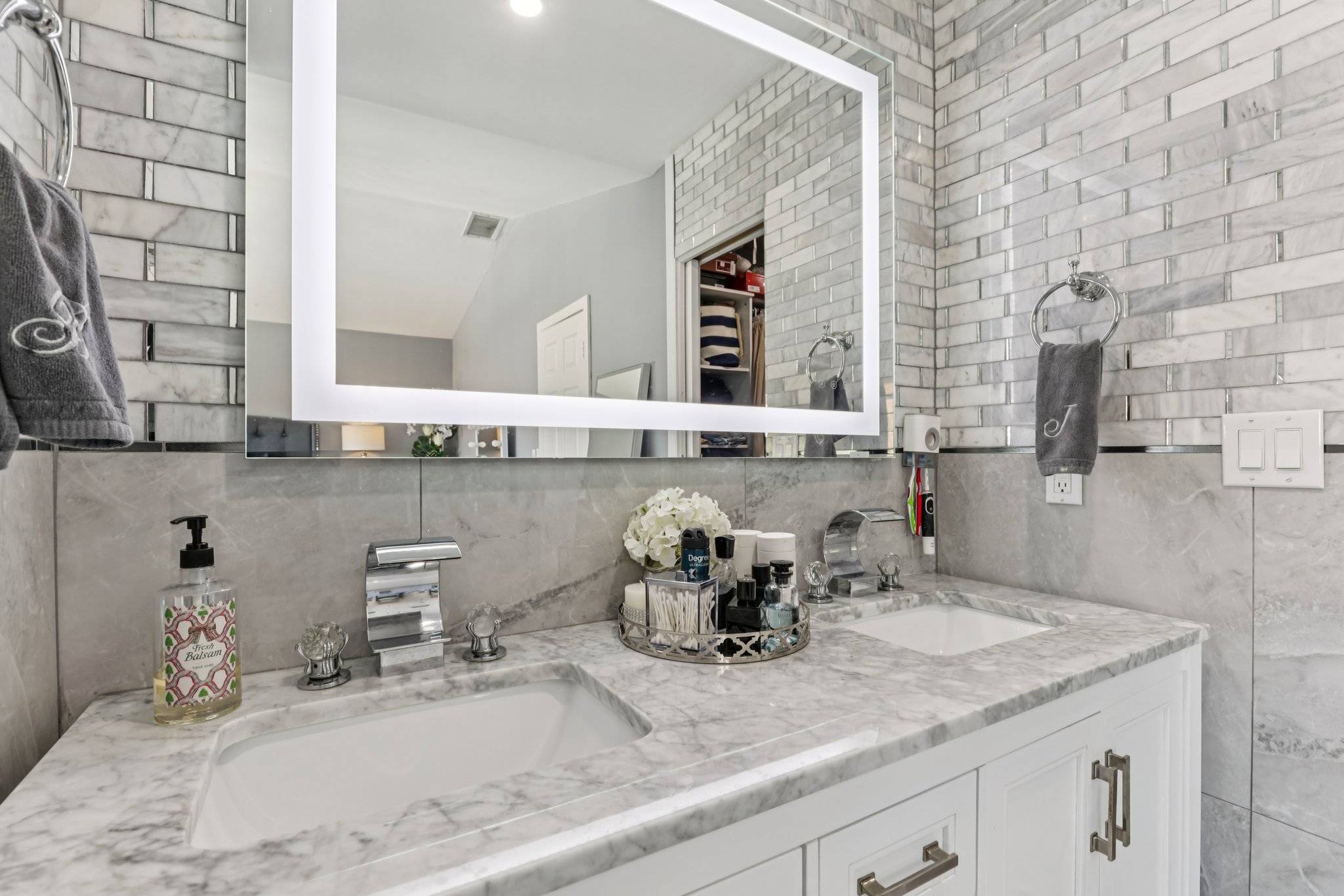 NW 181 Terrace Cir-S1302-039.jpg
