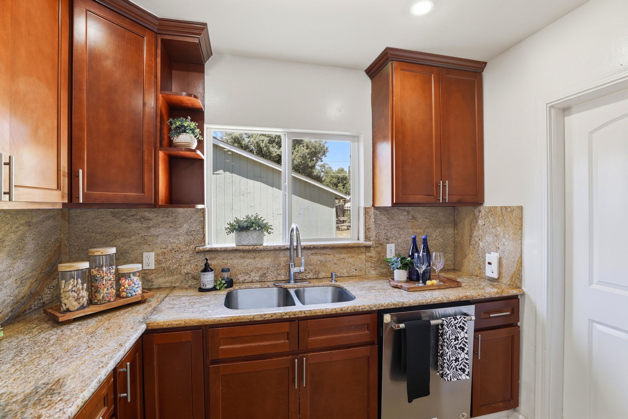 013_F8_618 Genine Ct