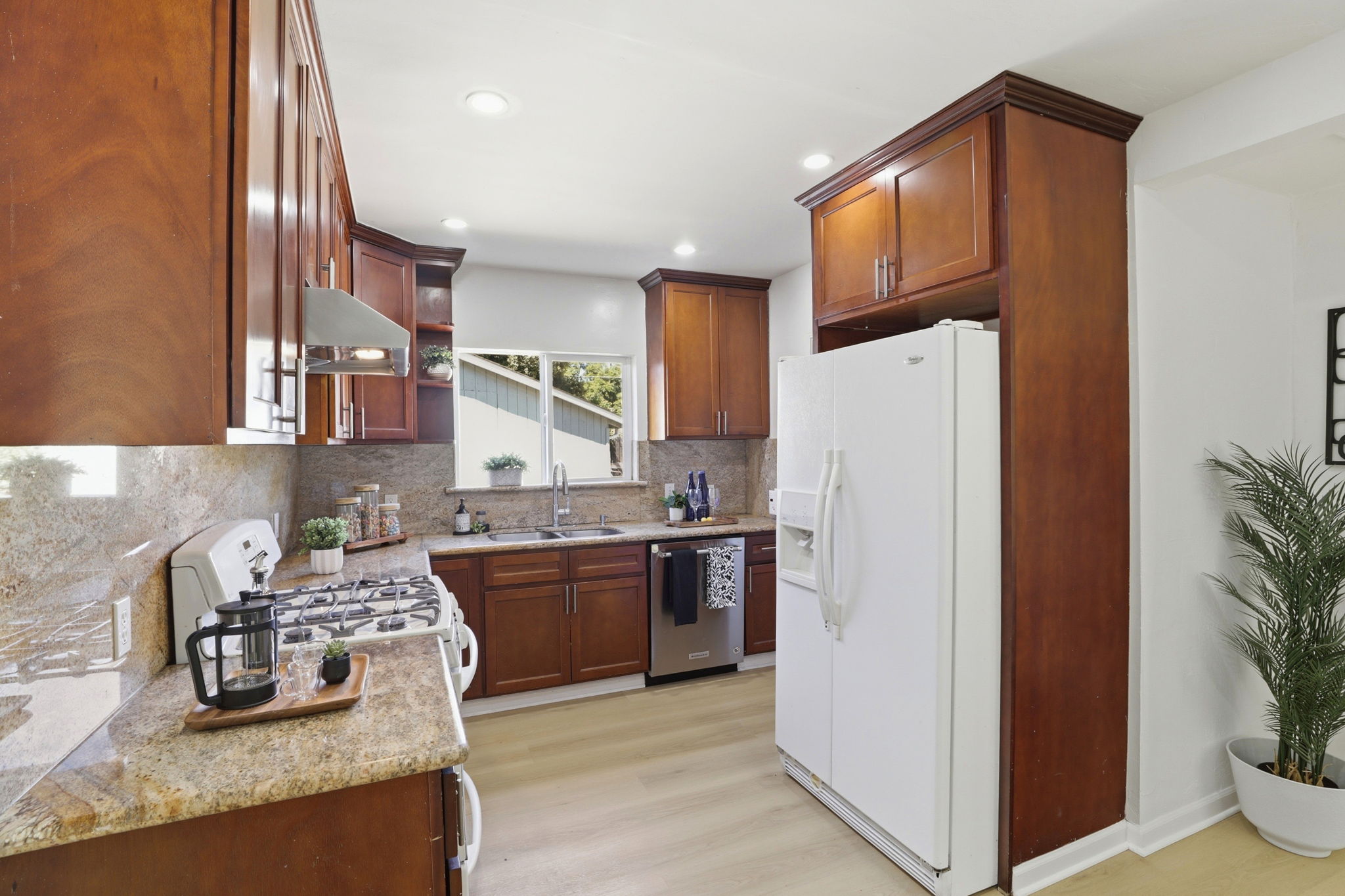 016_F8_618 Genine Ct