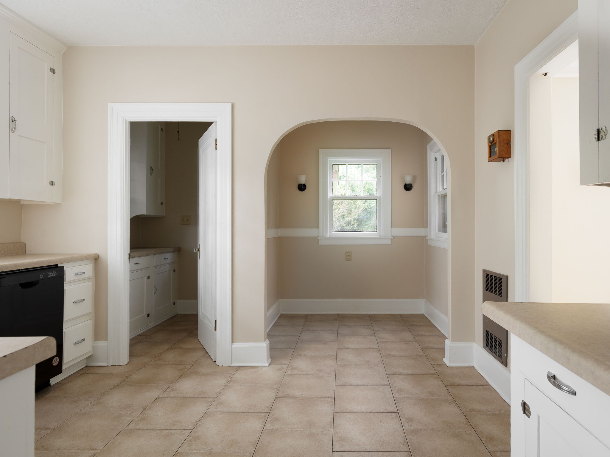618 Holcomb St-14
