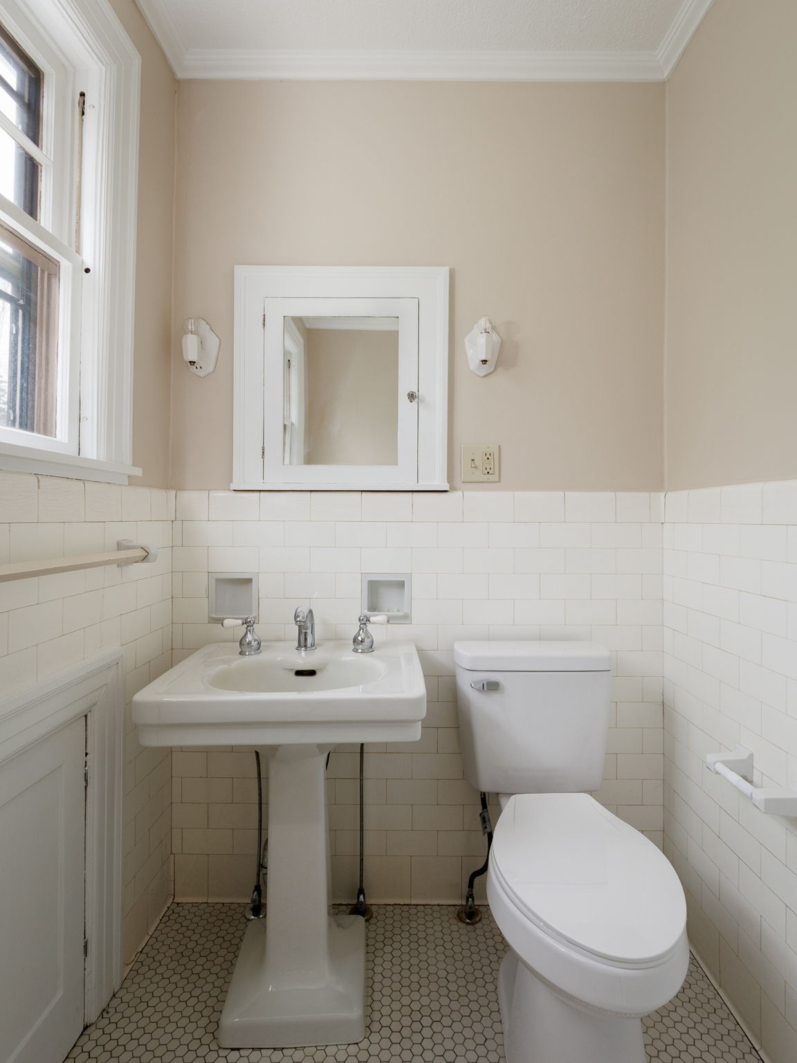 618 Holcomb St-27