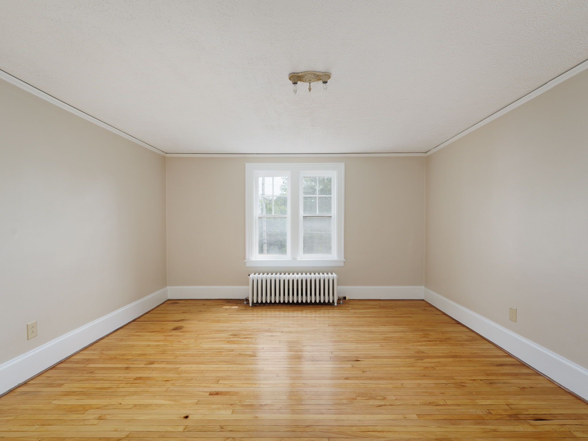 618 Holcomb St-35