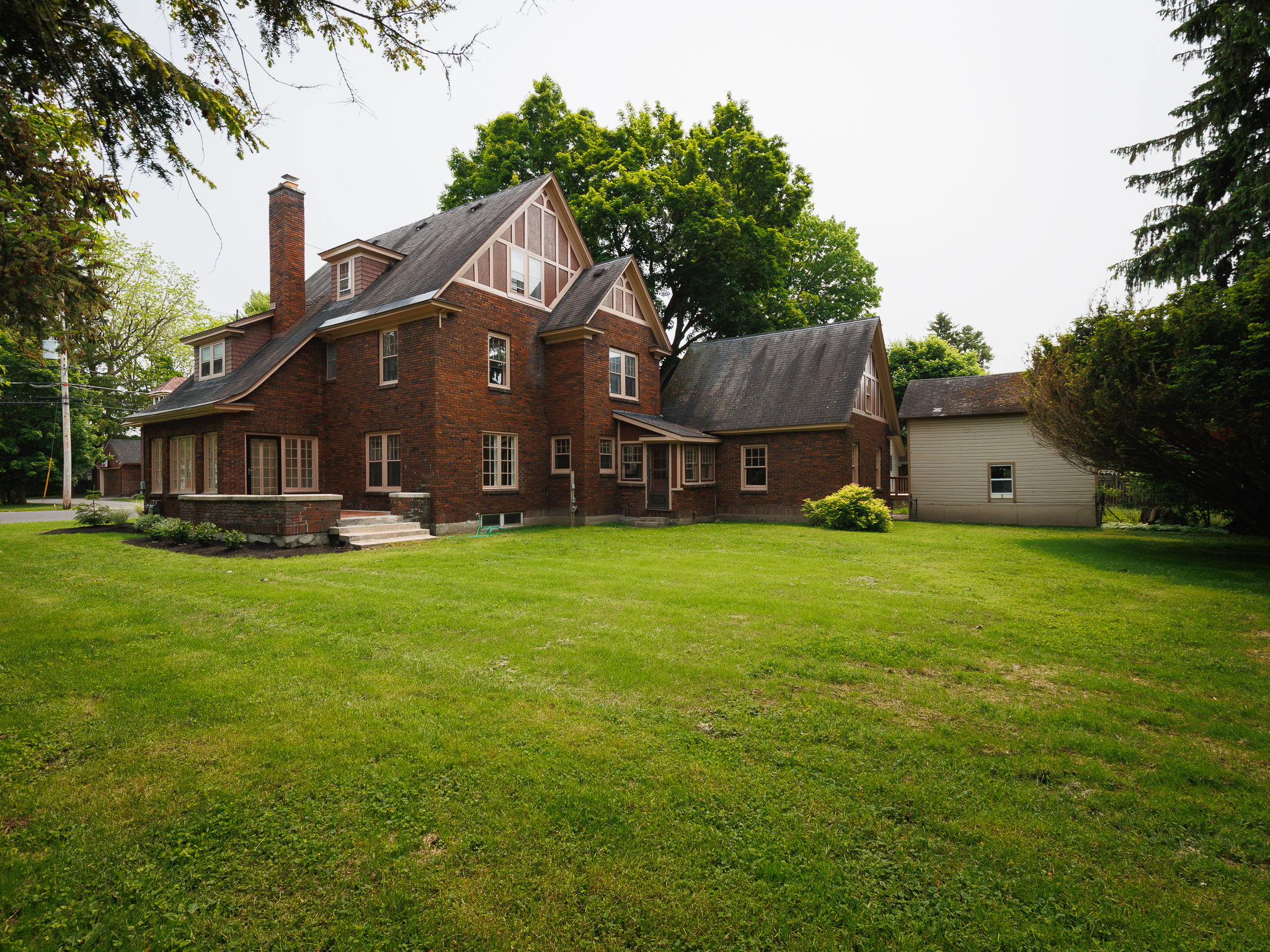 618 Holcomb St-50