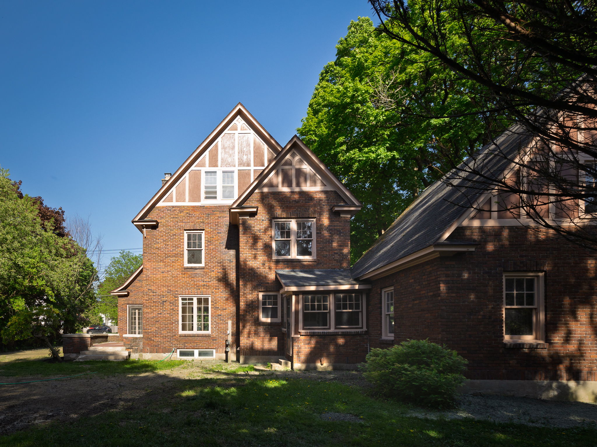 618 Holcomb St-52