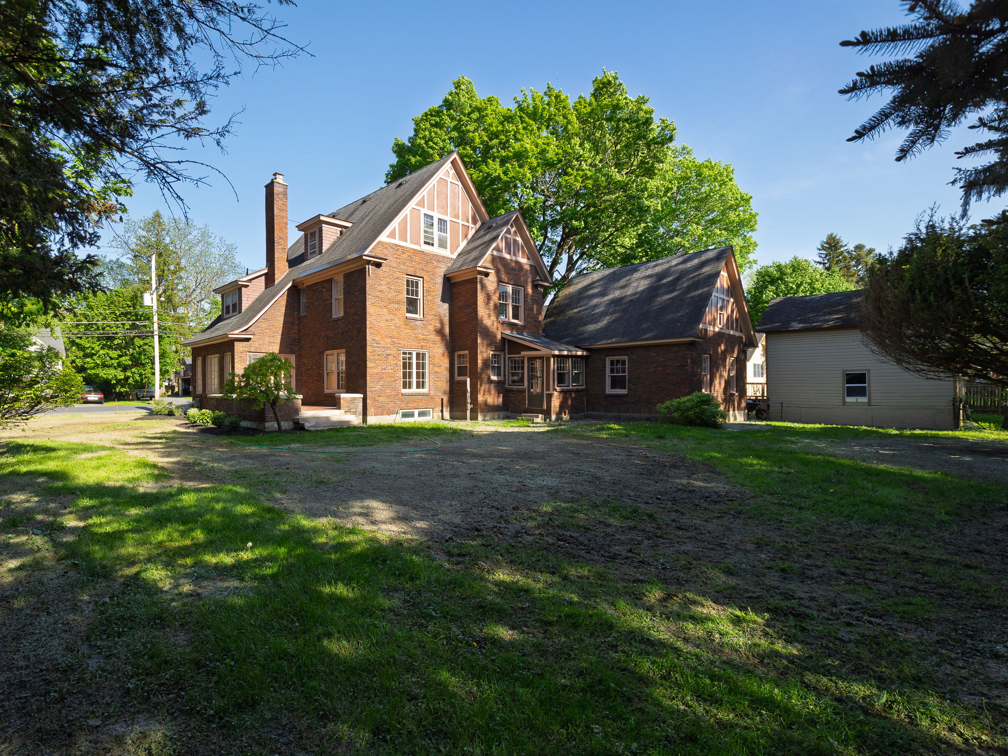 618 Holcomb St-53