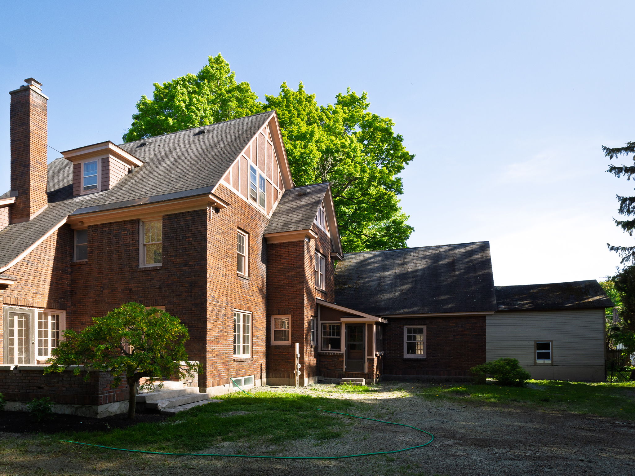 618 Holcomb St-56