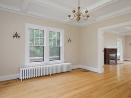 618 Holcomb St-12