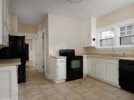 618 Holcomb St-17