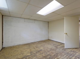 618 Holcomb St-44