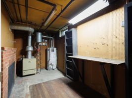 618 Holcomb St-45