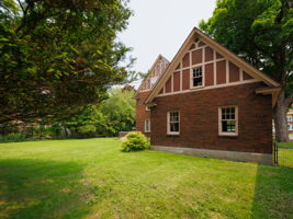 618 Holcomb St-47