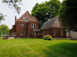 618 Holcomb St-48