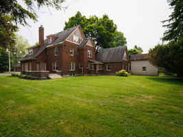 618 Holcomb St-50