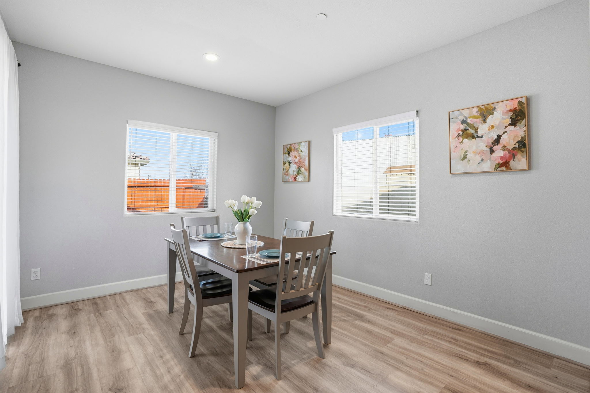 016_F8_618 Machado St