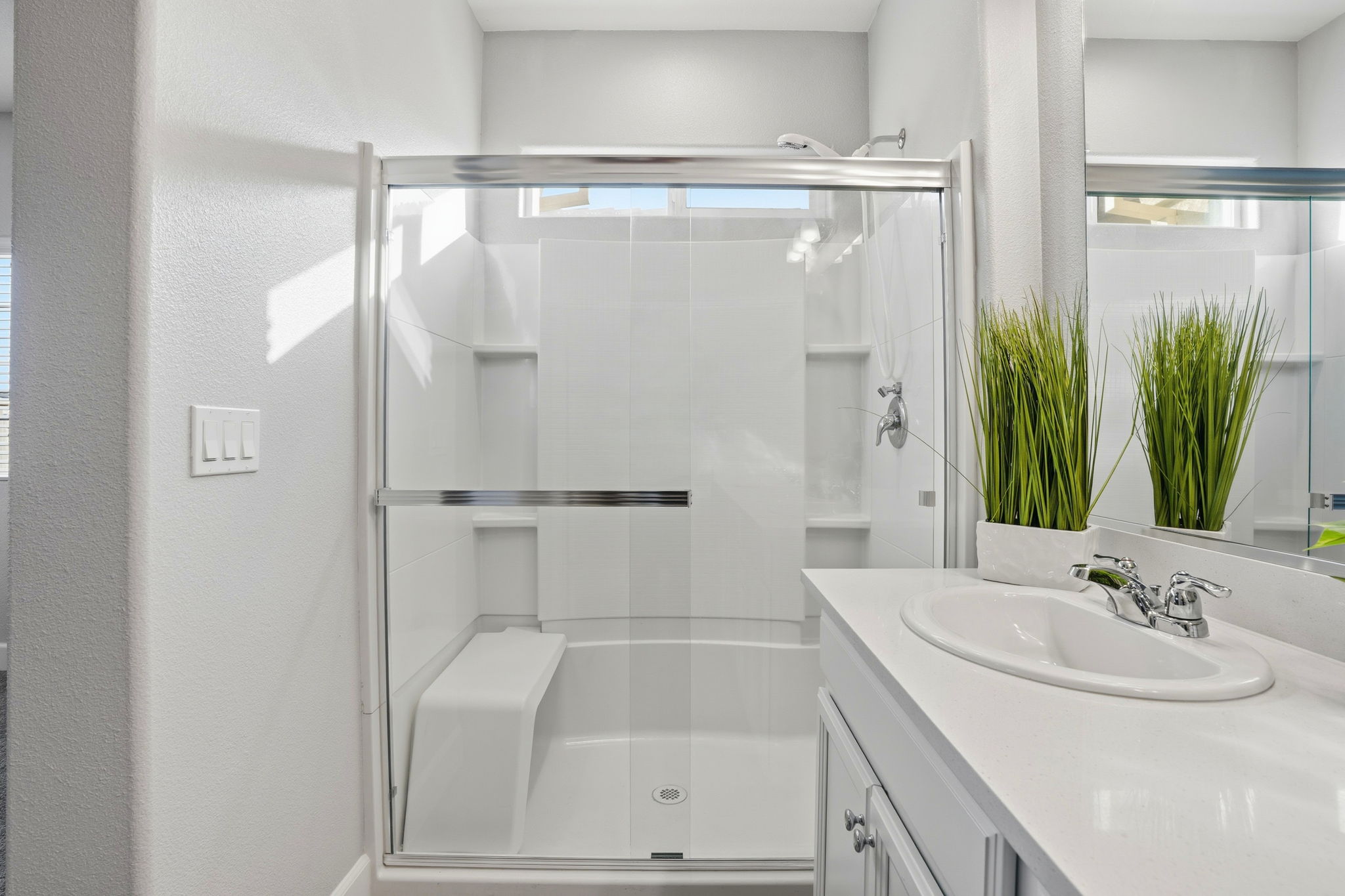 027_F8_618 Machado St