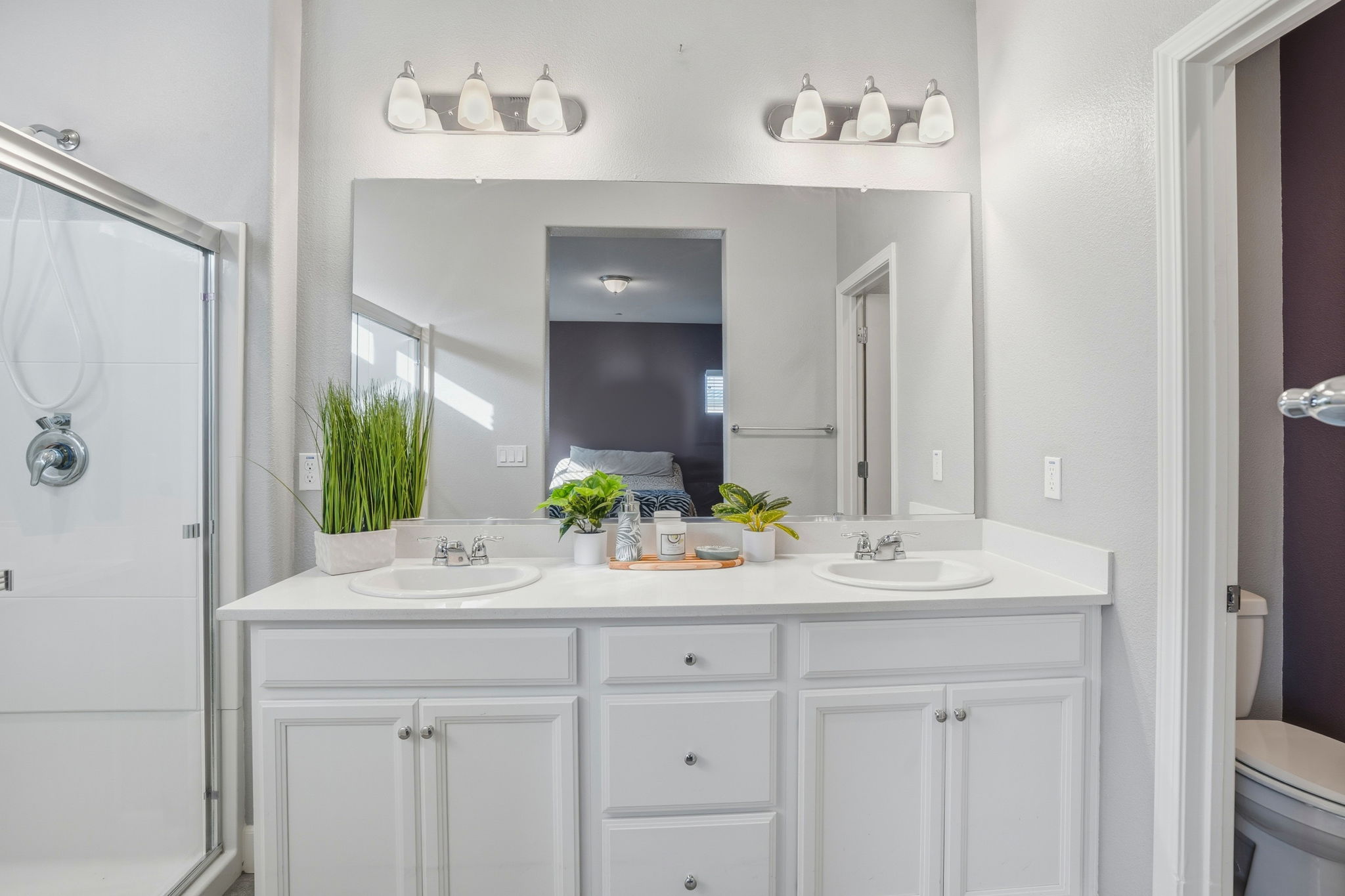 028_F8_618 Machado St