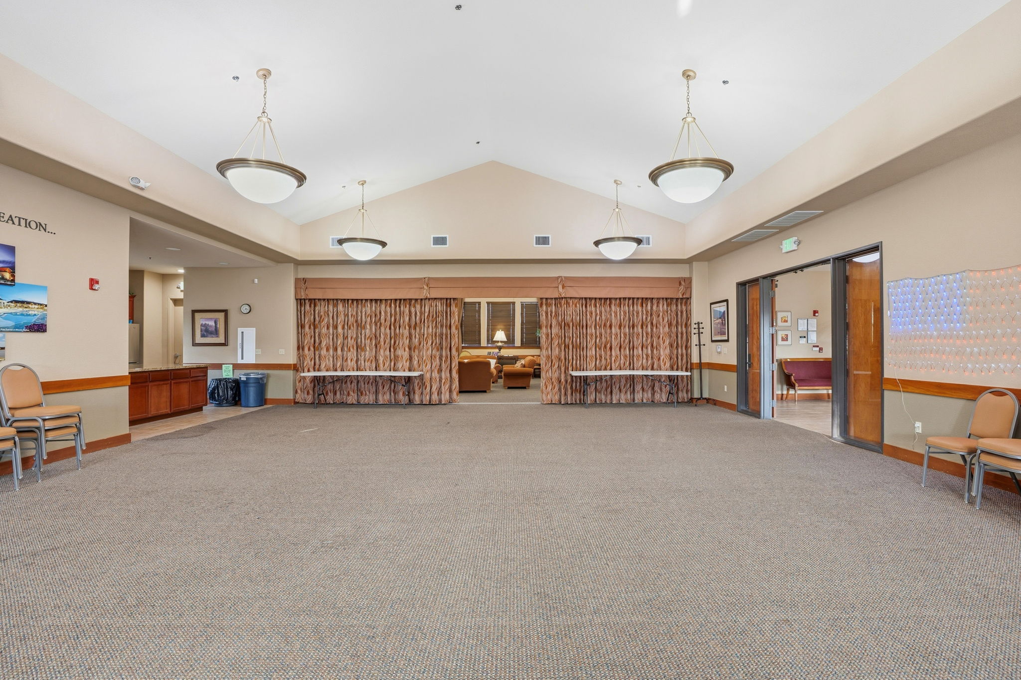 048_F8_618 Machado St