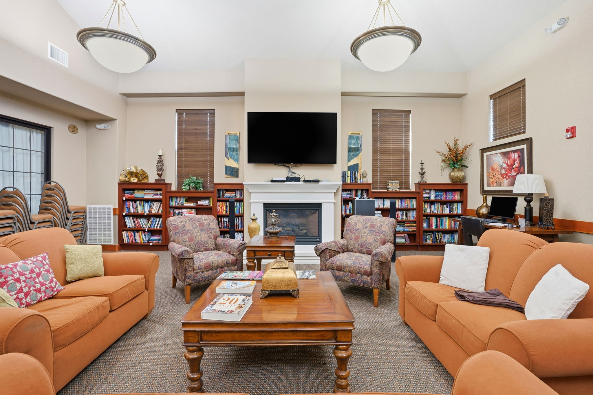 051_F8_618 Machado St