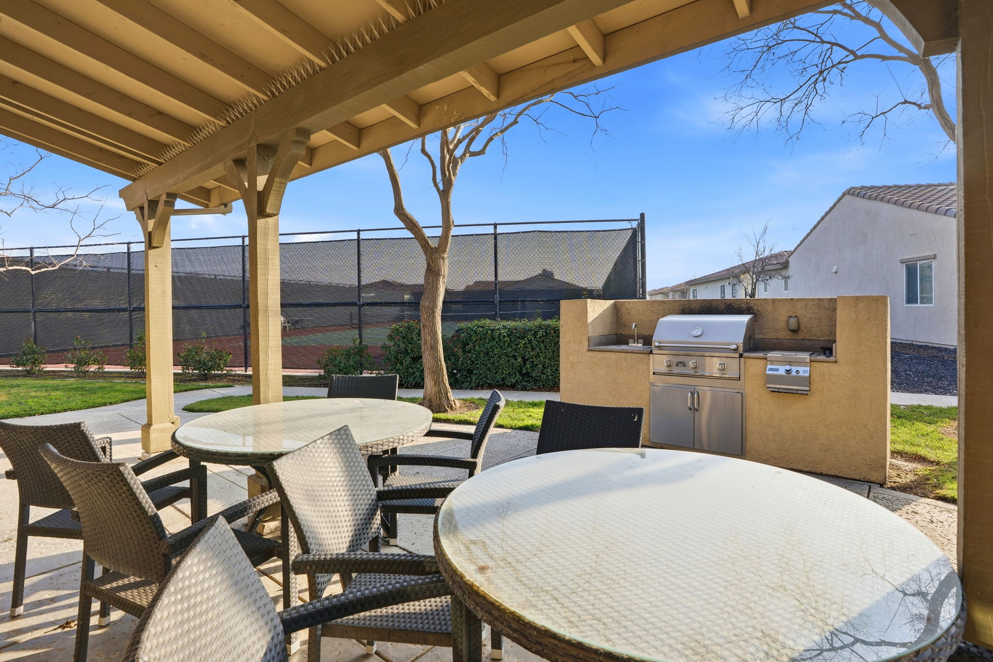 062_F8_618 Machado St