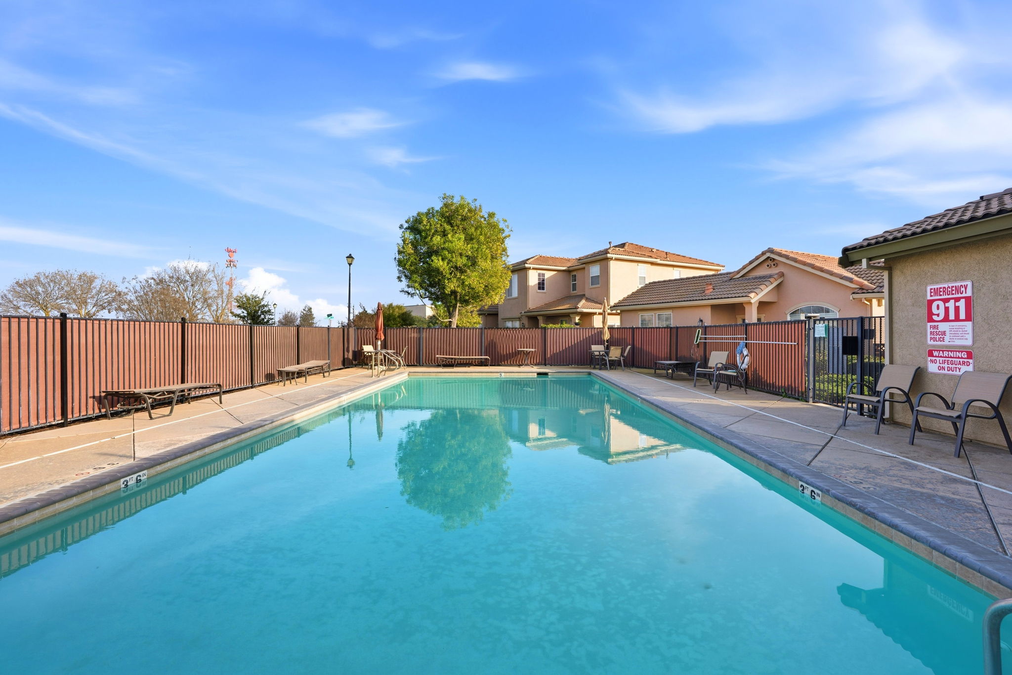 068_F8_618 Machado St