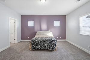 021_F8_618 Machado St