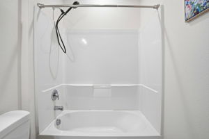 026_F8_618 Machado St