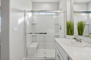 027_F8_618 Machado St