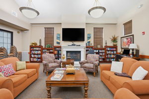 051_F8_618 Machado St