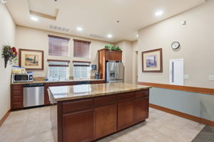 052_F8_618 Machado St