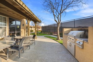 063_F8_618 Machado St