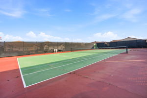 073_F8_618 Machado St