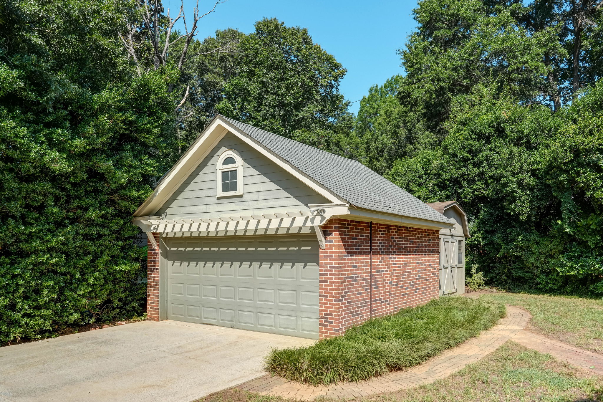 Detached Garage