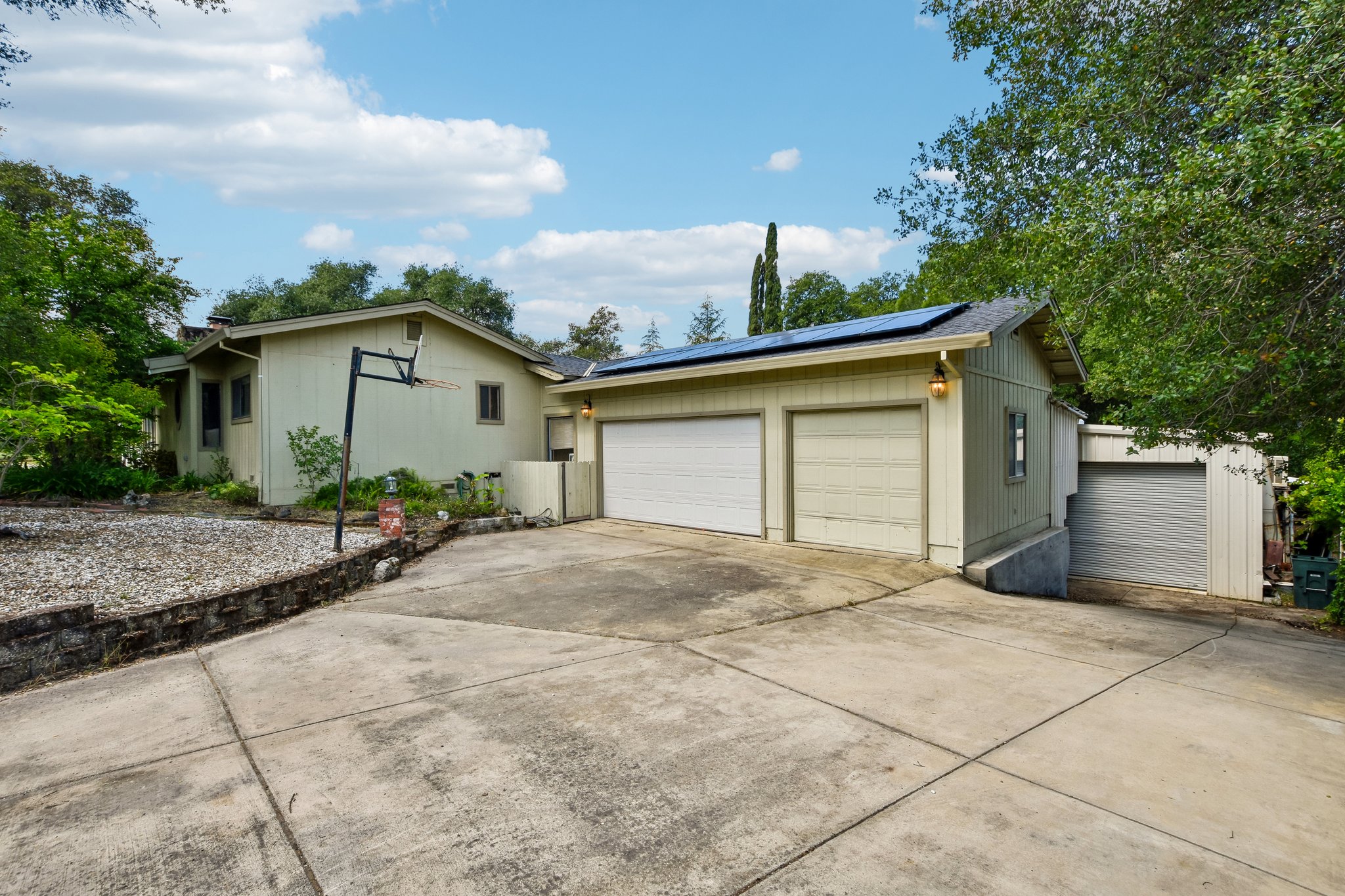 Rustic Hills Dr-S2804-004.jpg