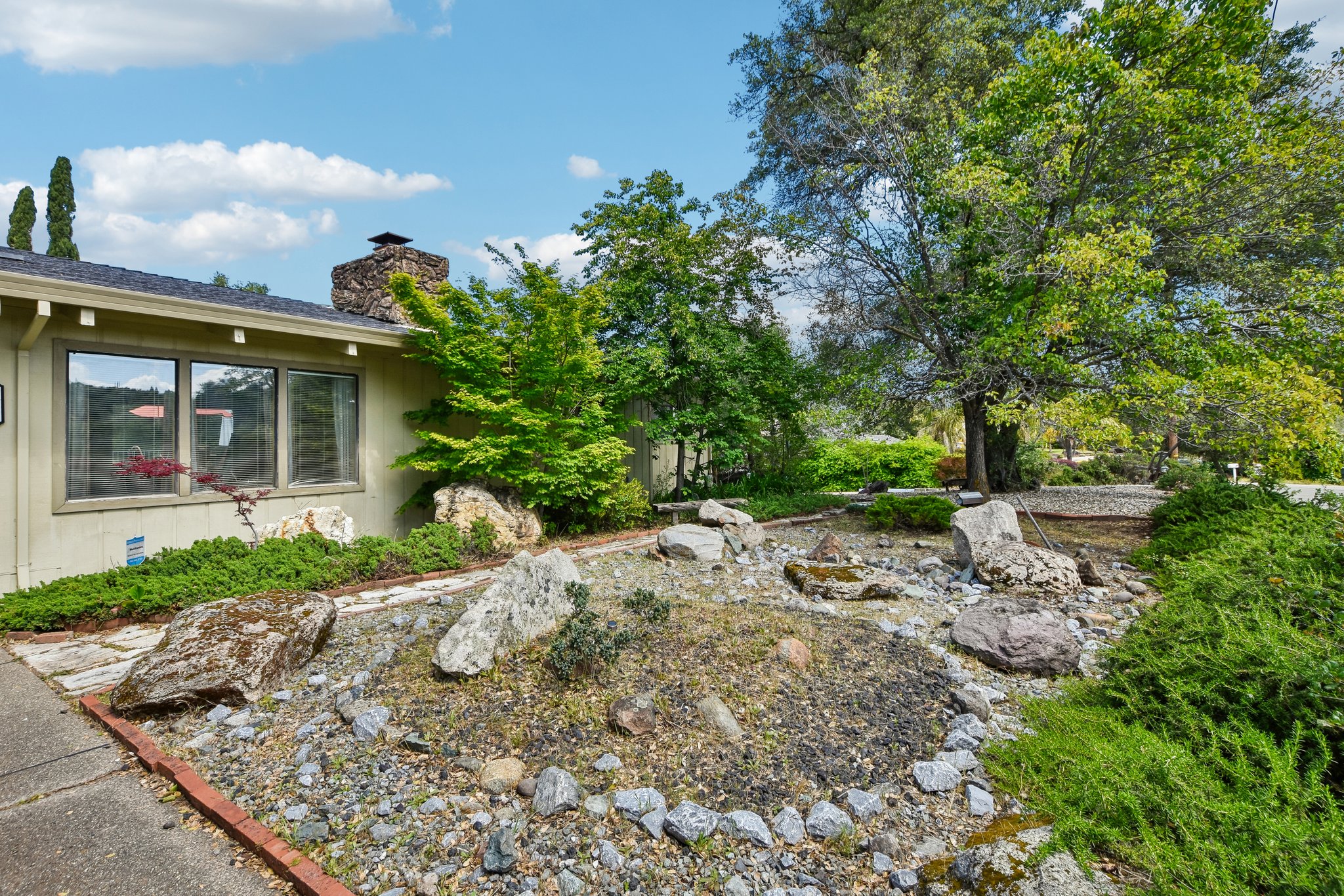 Rustic Hills Dr-S2804-005.jpg