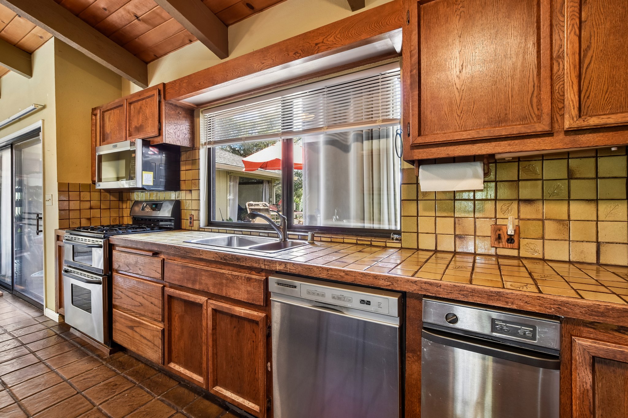 Rustic Hills Dr-S2804-014.jpg