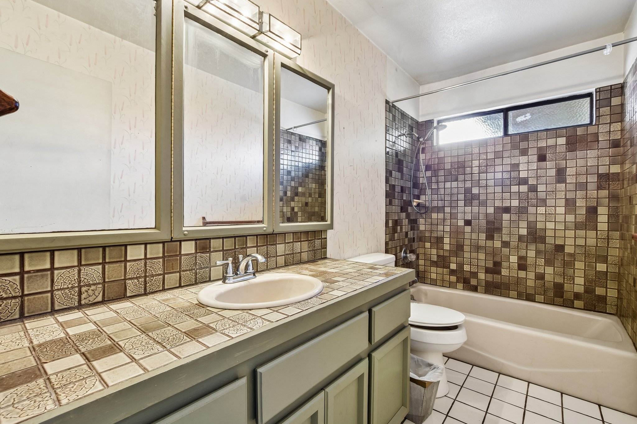 Rustic Hills Dr-S2804-024.jpg