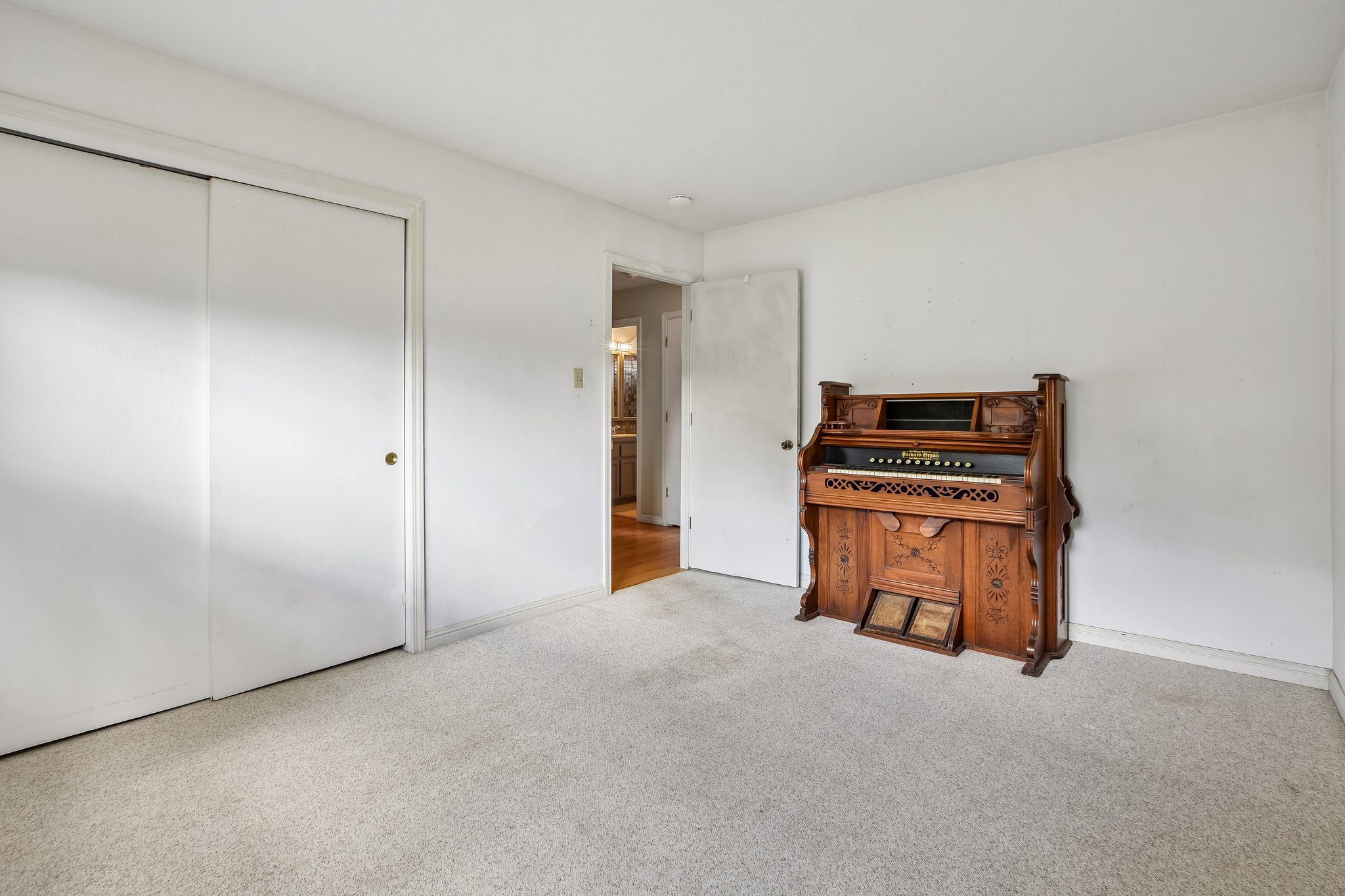 Rustic Hills Dr-S2804-032.jpg