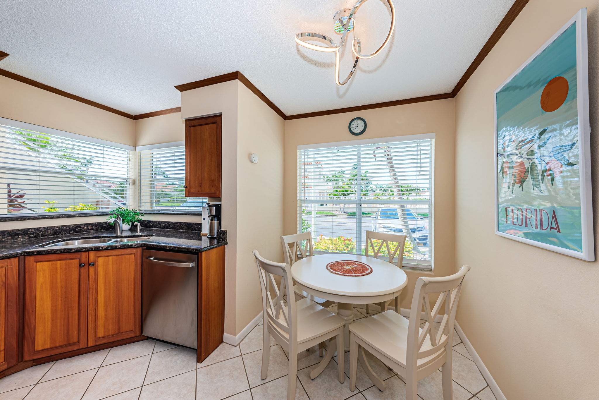 Breakfast Nook 1