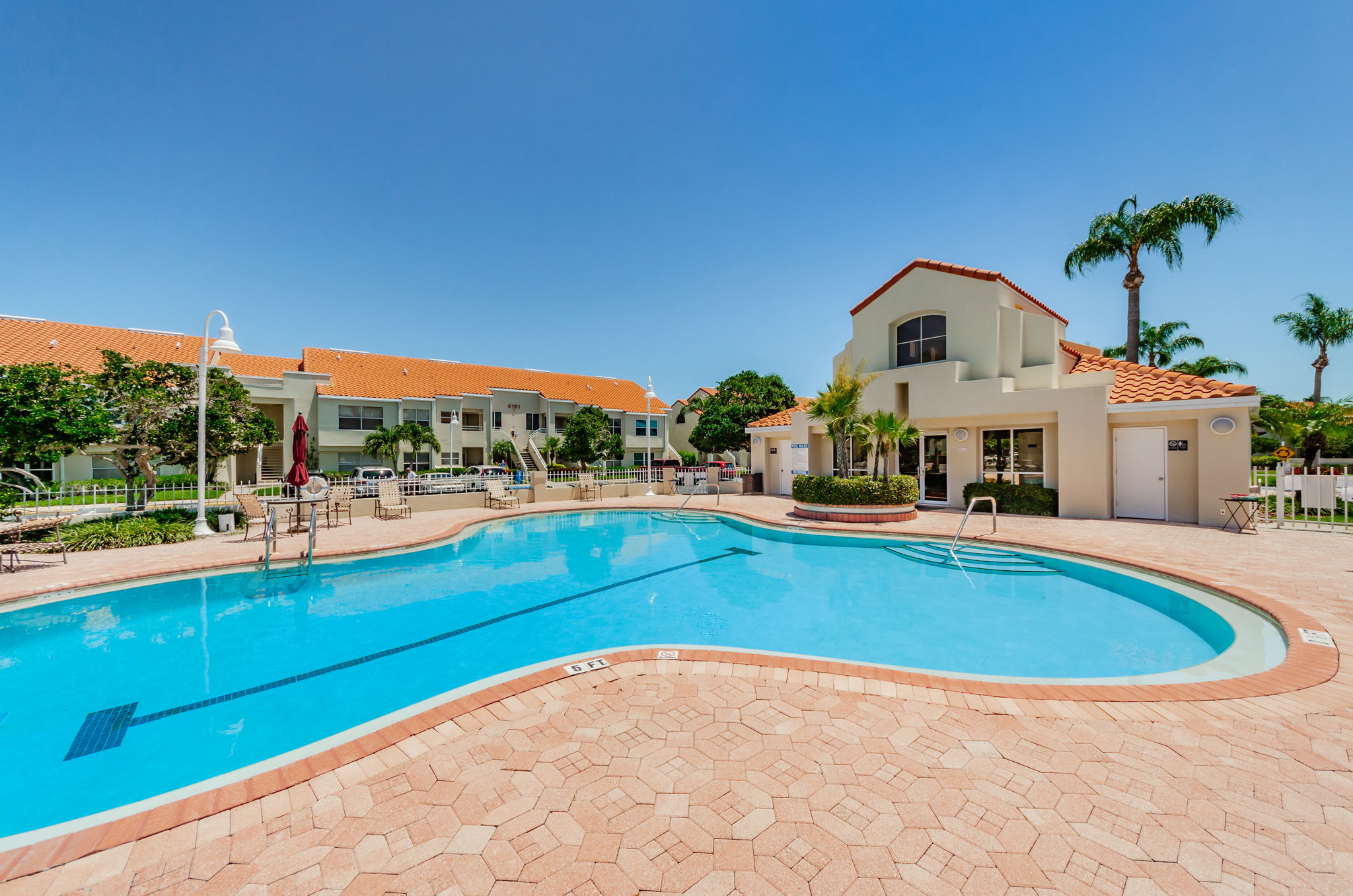 Vista Verde North Pool 1e