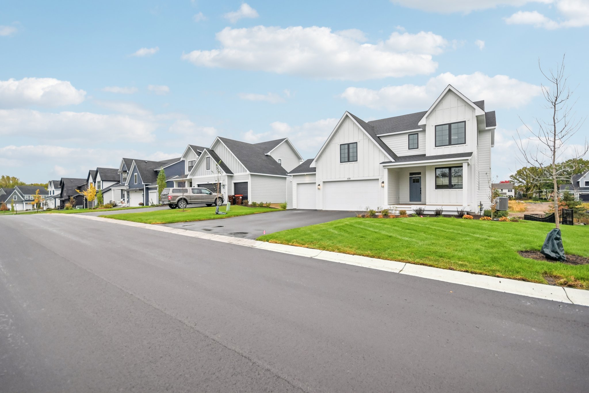 Harkness Ave S-S1610-006.jpg